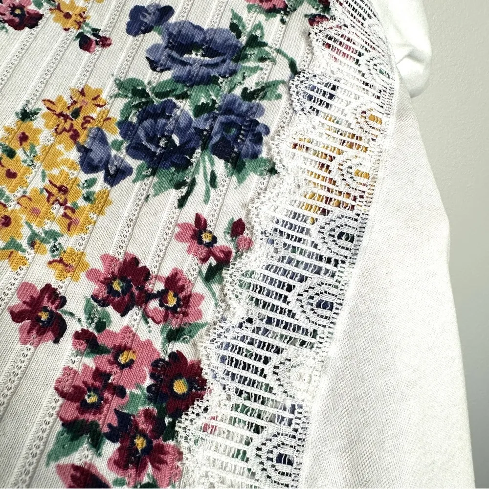 Vintage USA Made Floral Lace Chevron Shirt L/XL Alabuy Cottagecore Grandmacore White Size L - Image 3