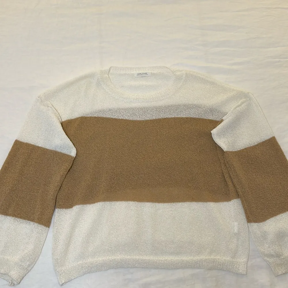 - In Between Sweater Size S/M - Image 2