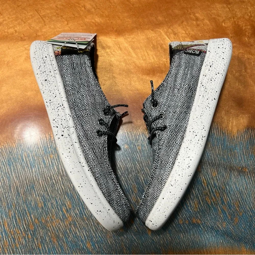 NWT Bobs Skechers Slip on Skipper Big Skies Shoes size 6 black gray print - Image 2