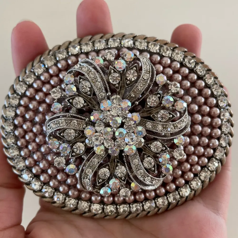 pink and silver rhinestone belt buckle - Image 2