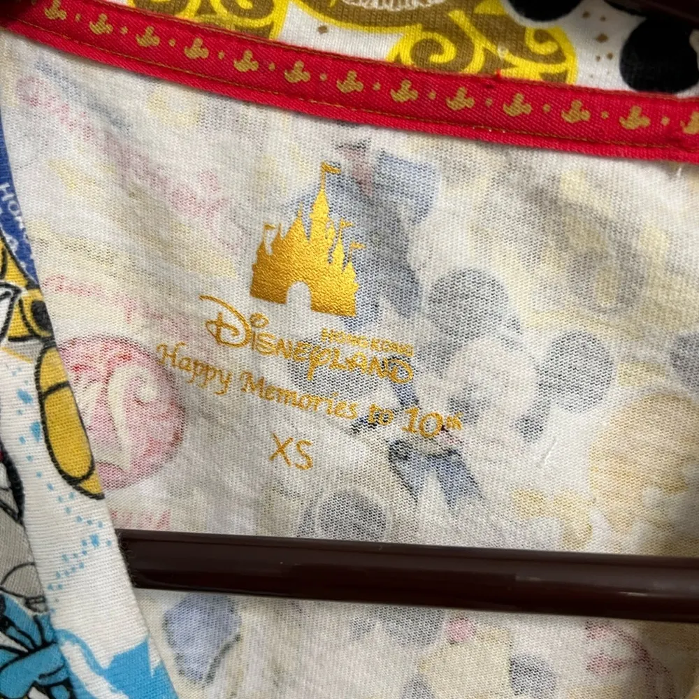 Hong Kong Disneyland limited edition 10 year anniversary shirt size XS - Image 4