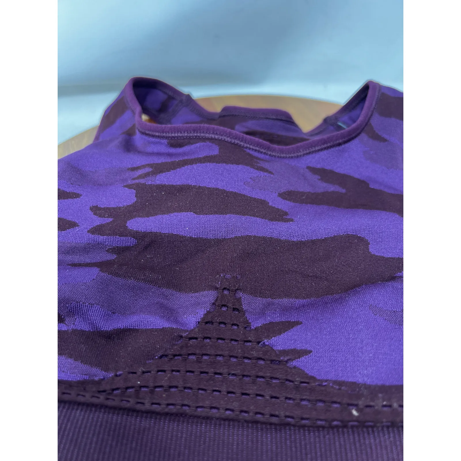 Sweaty Betty‎ Stamina Racer Back Camo Medium Impact Workout Sports Bra Small - Image 2