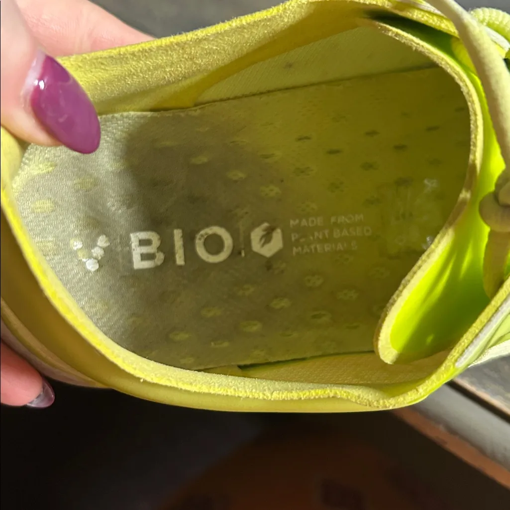 Vivobarefoot Primus Lite II Bio in Bio Lime Womens 39 (8.5 US) Yellow - Image 2