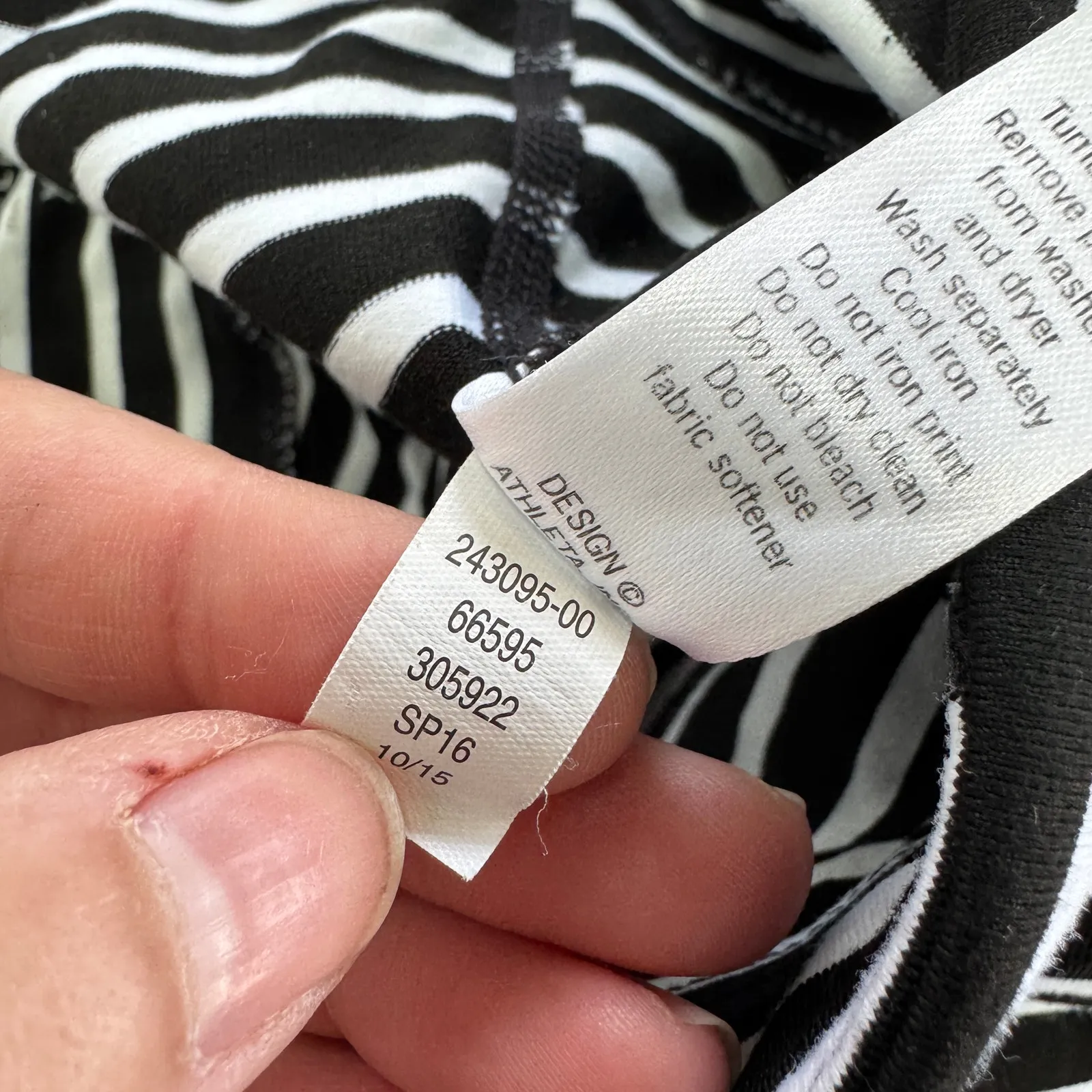 Athleta Leggings Womens X Small Black White Stripe‎ Chatarunga Capri Crop - Image 7