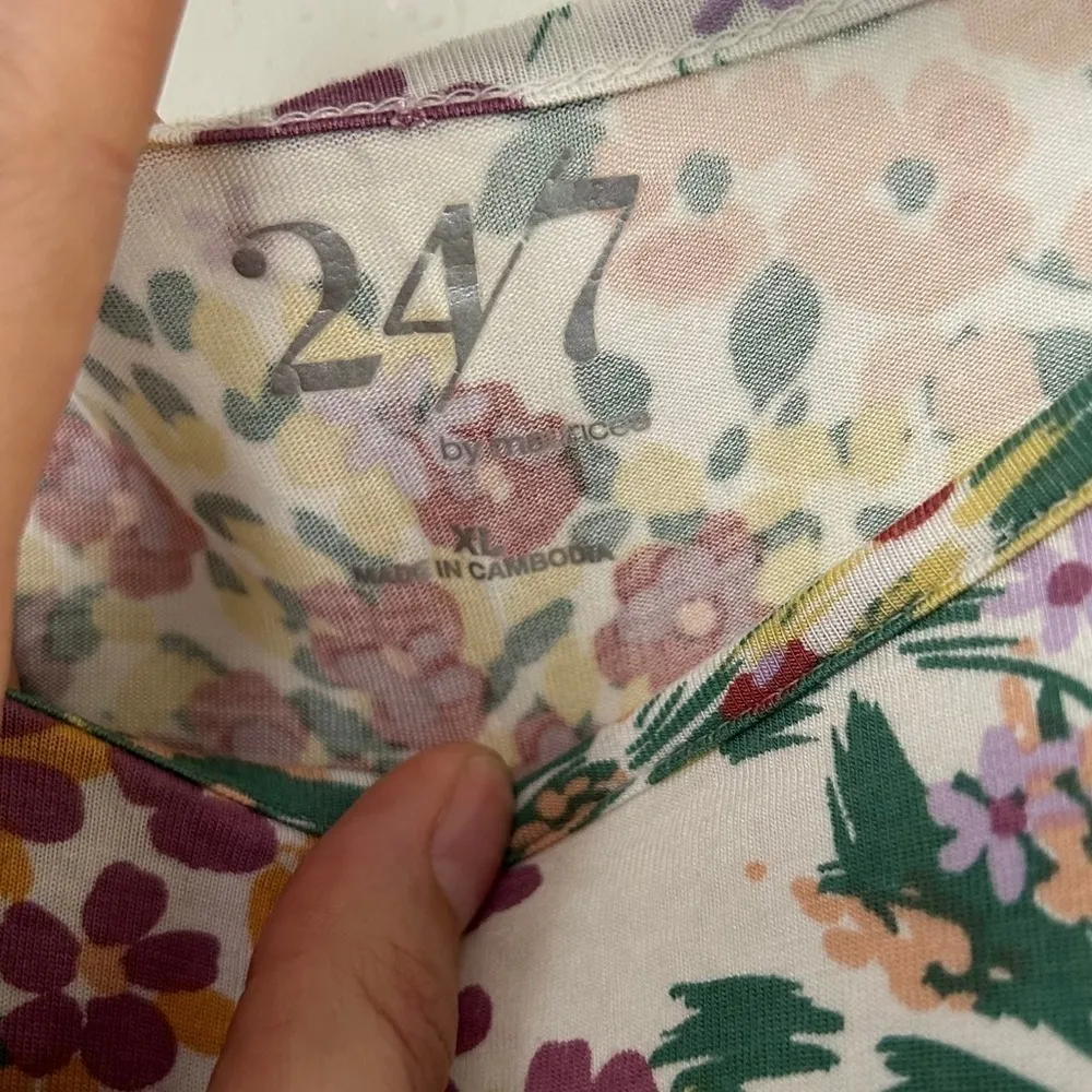 🦋 Maurices 24/7 Mara High Neck Sleeveless Tank Floral Colorful Spring Comfy XL - Image 3