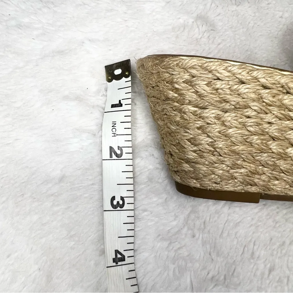 Jack Rogers Cream & Gold Wedge Sandals Size 8 - Image 9