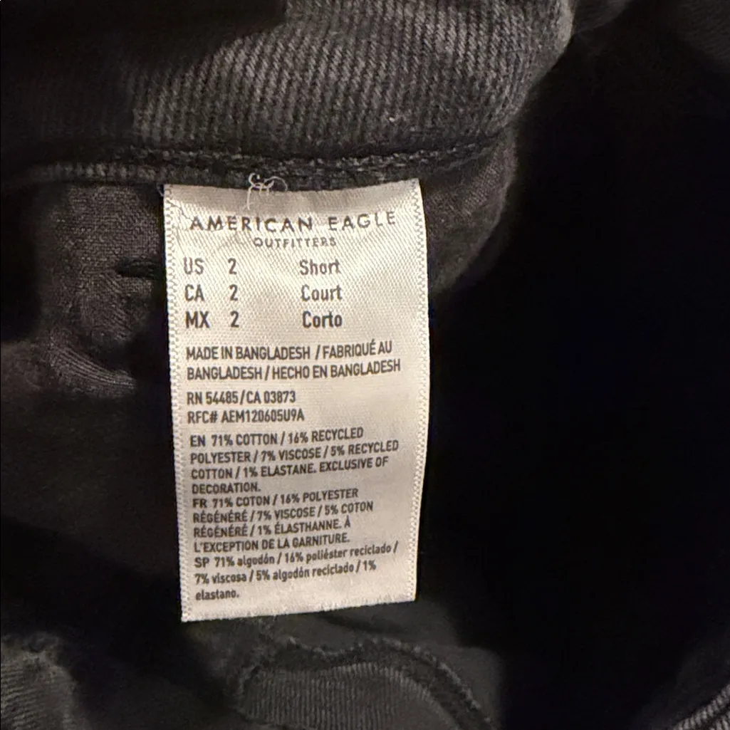American Eagle Black curvy mom jeans size 2 Short - Image 8