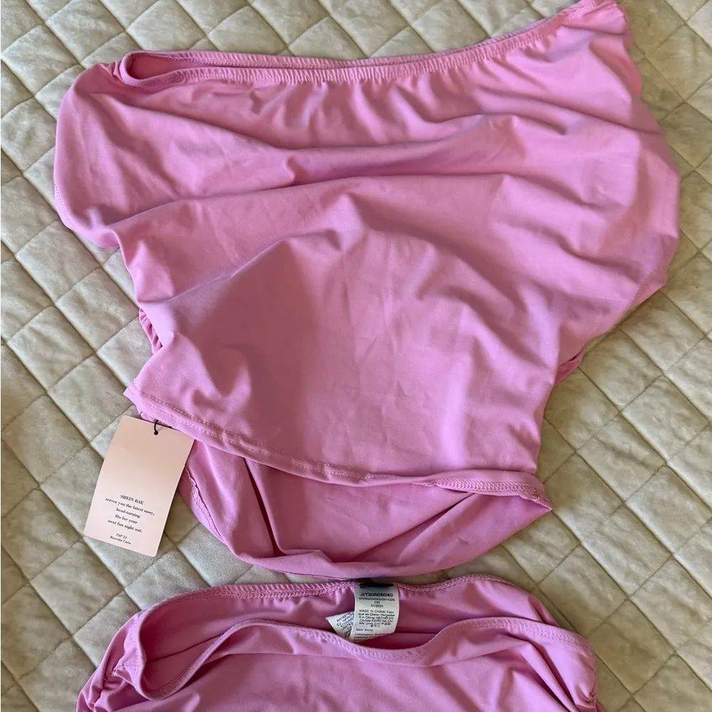 Shein Pink One-Shoulder Ruched Two Piece - Image 4