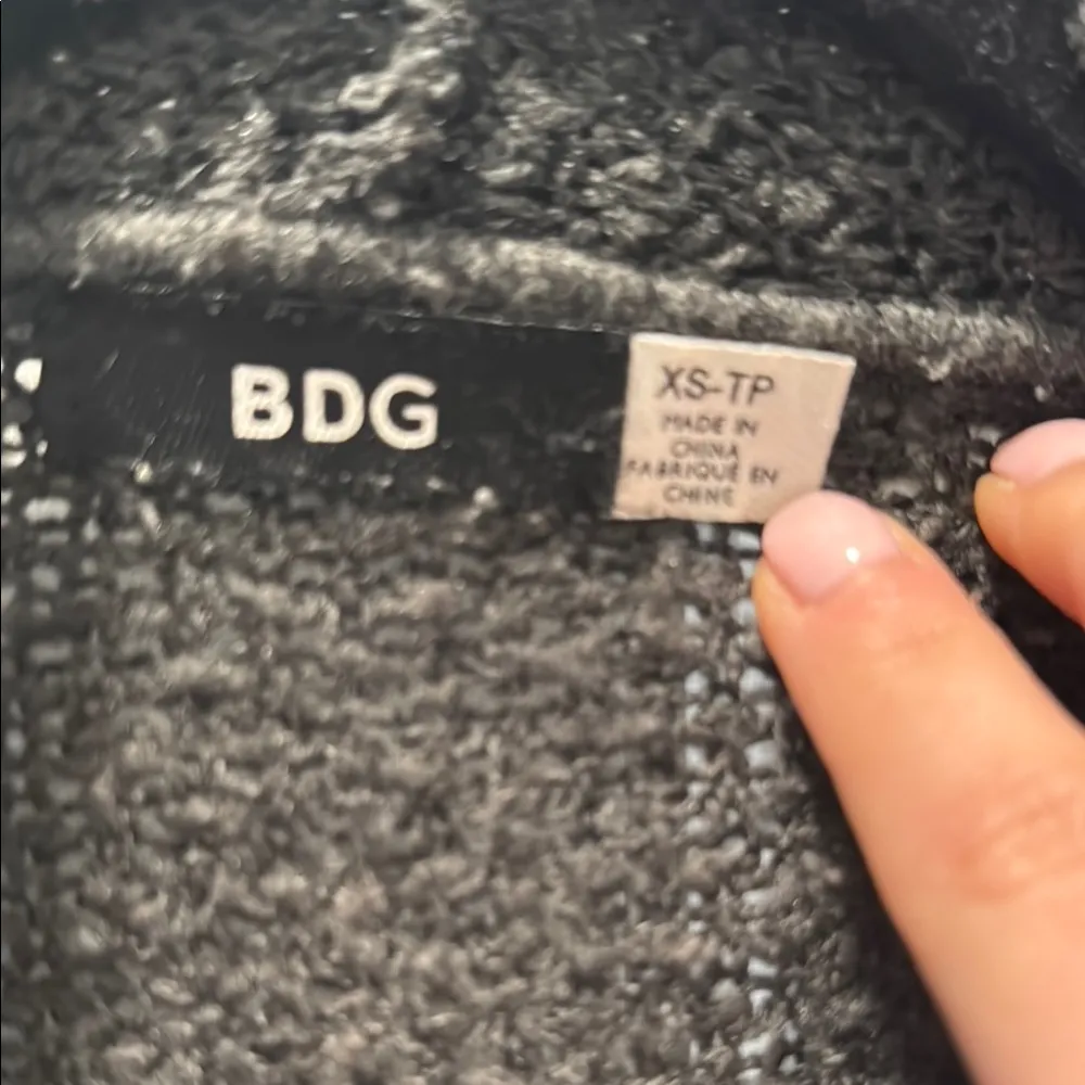 BDG Two-Tone Knit Cardigan - Image 2