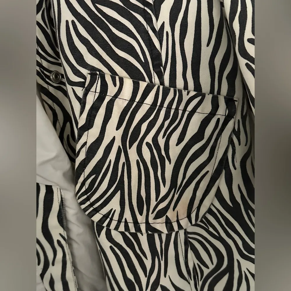Vintage Old Navy  mid weight Canvas 
100% Cotton Trench  Coat zebra Funky 
 Sz L - Image 13