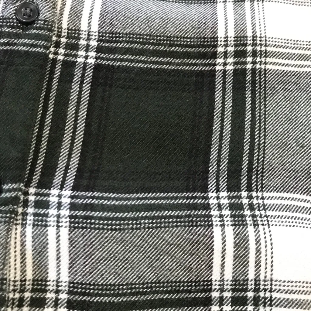Soft Plaid Long Sleeve‎ Black White Green Shirt Dip Size XS - Image 8