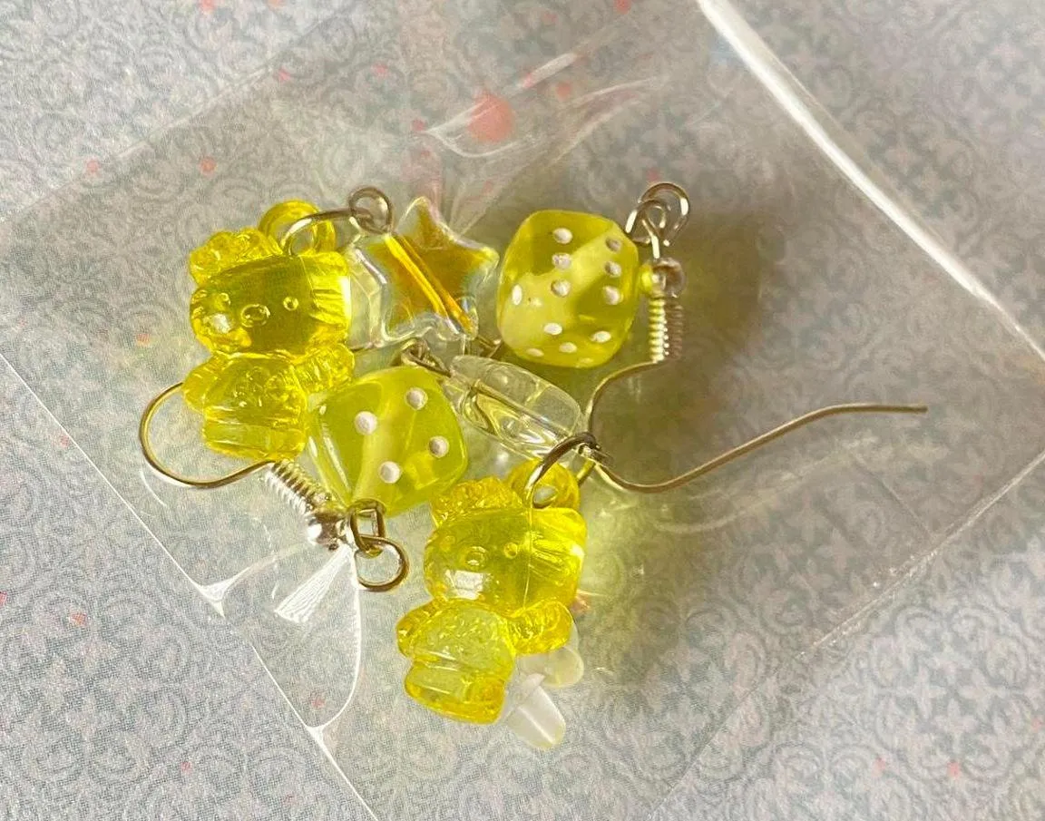 Kawaii y2k cat Kitty star dice dangle earrings💕✌️✨ - Image 3