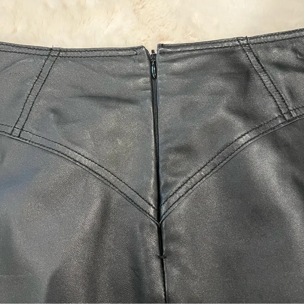 Philippe Adec Moto Leather Skirt Size 4 Black - Image 3