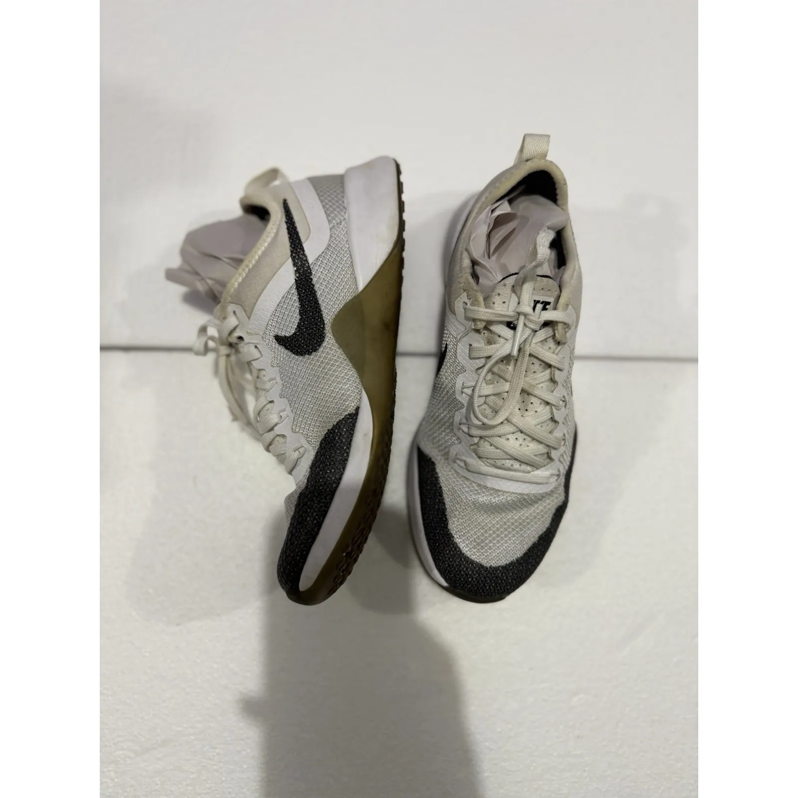 Nike Zoom Dynamic Training Running Shoes White Black Size 5.5 - Image 3