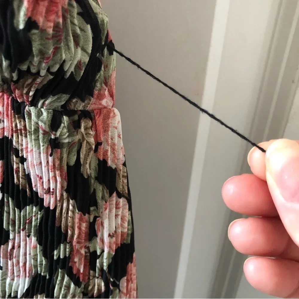 Showpo Lisa Halter Neck Floral Playsuit Romper Size 4 NWT - Image 7