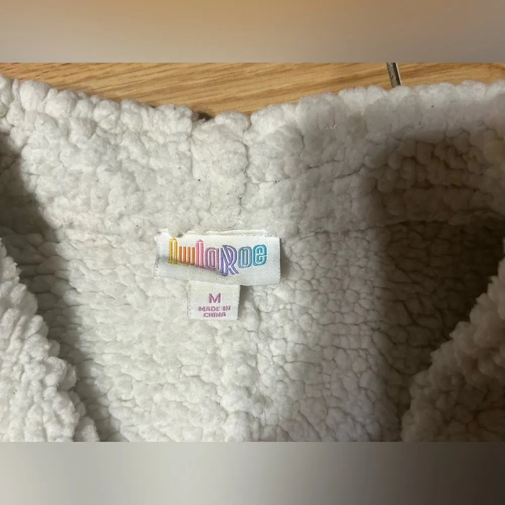 Ladies LulaRoe cheetah print cozy lined ladies med - Image 4