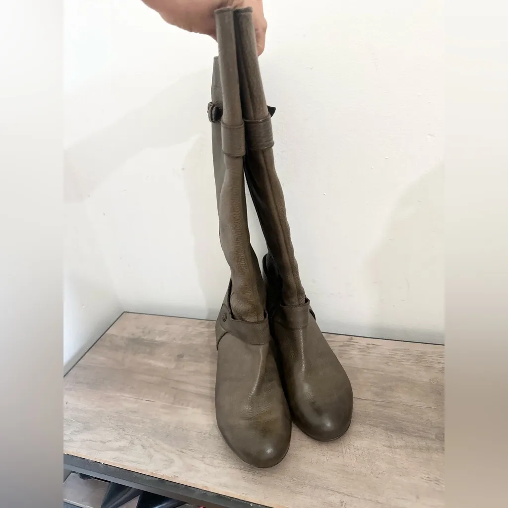 Born grey leather tall boots heeled size 10 fall transitional winter Gray - Image 3