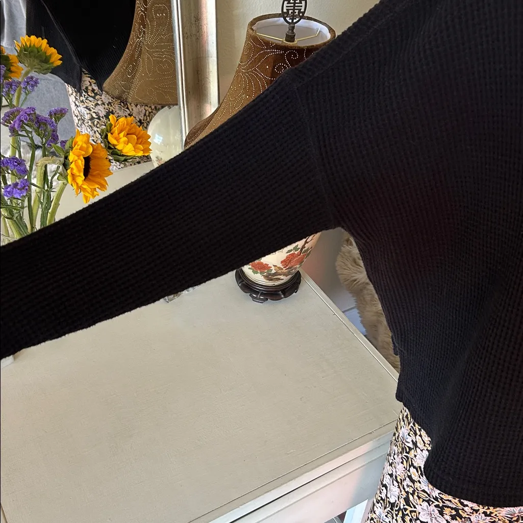 Old navy black cotton funnel turtleneck oversized boxy waffle knit top M - Image 3