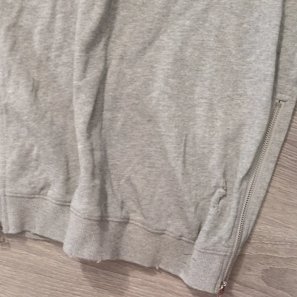 Pam & Gela Destroyed Off The Shoulder Gray Dress Size P - Image 4