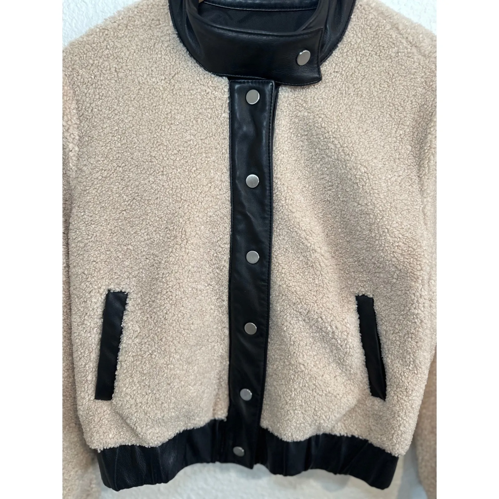 BLDWN Womens Teddy Fleece Bomber Jacket Black Faux Leather Trim Snap Front XS Tan - Image 2