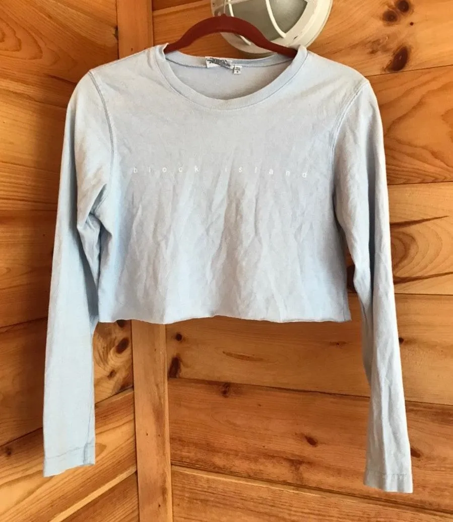 PRICED TO SELL!!! BABY BLUE BLOCK ISLAND BEACHY SPELL-OUT GRAPHIC LONG SLEEVE CROP TOP - Image 3