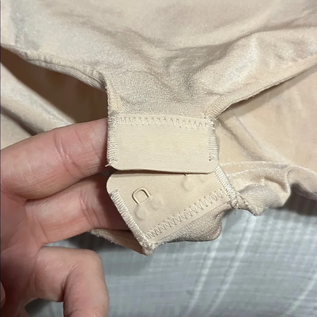 SPANX Nude Shapewear Bodysuit - Image 3