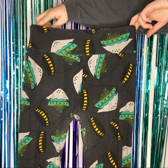 Ship in a bottle leggings - Image 2