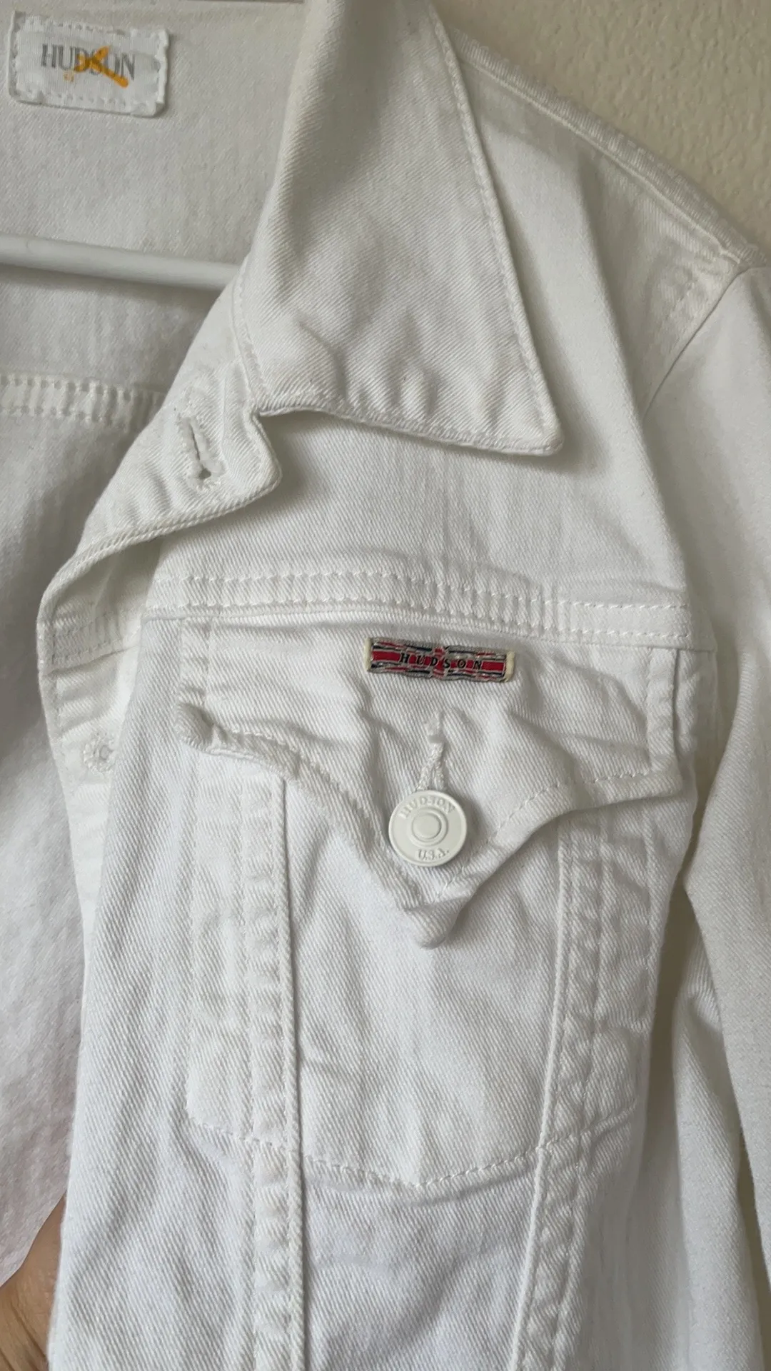 Pre loved  jean jacket in white size M - Image 3