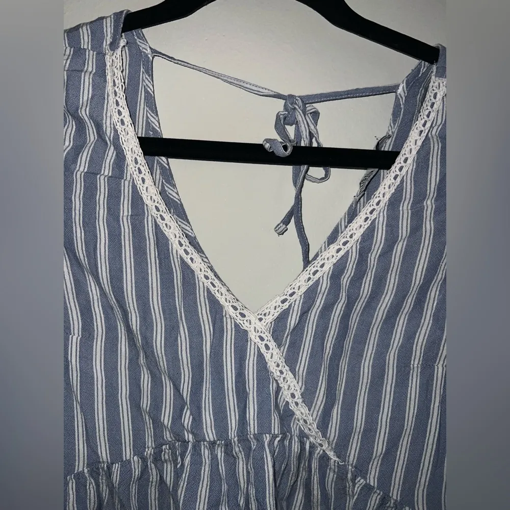 Hollister Small Striped Blue and White Women's Top - Image 3