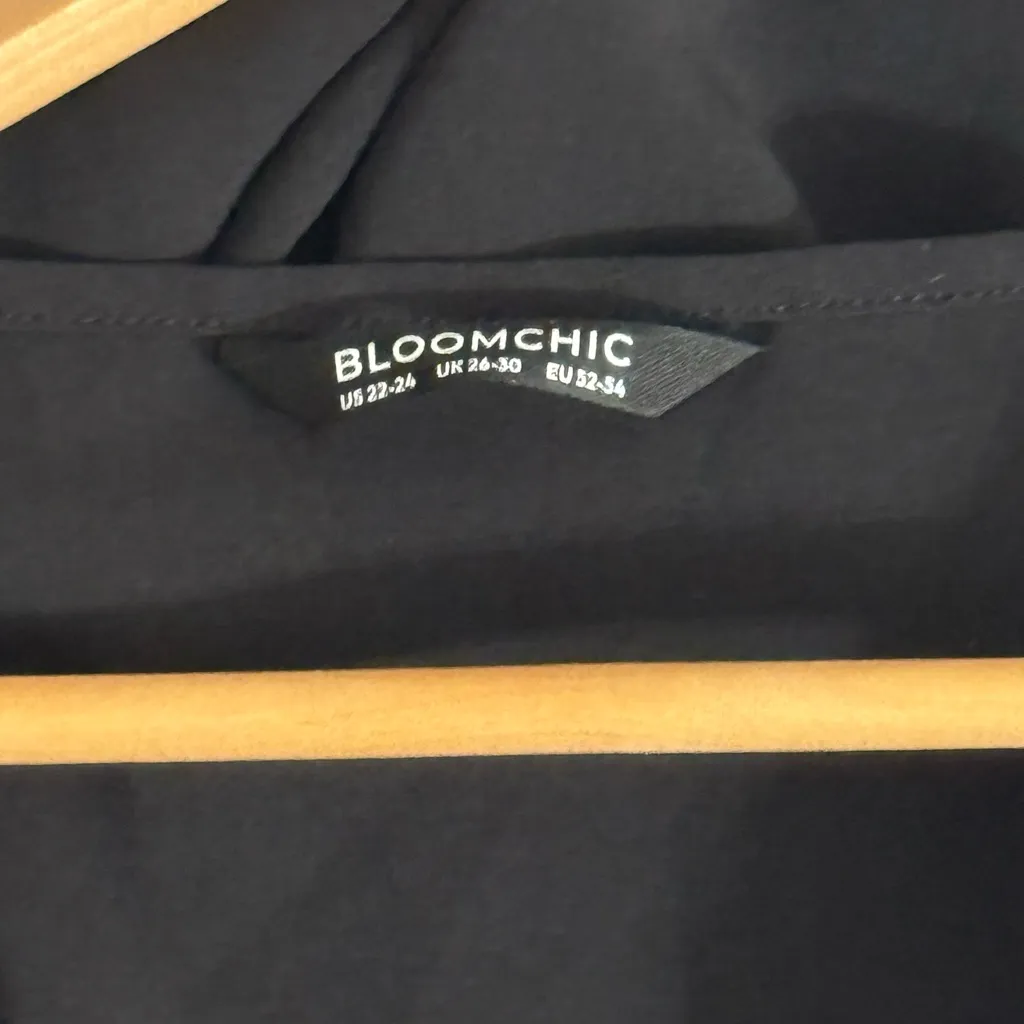 BloomChic Elegant Black Dress Sz 24/26 - Image 2