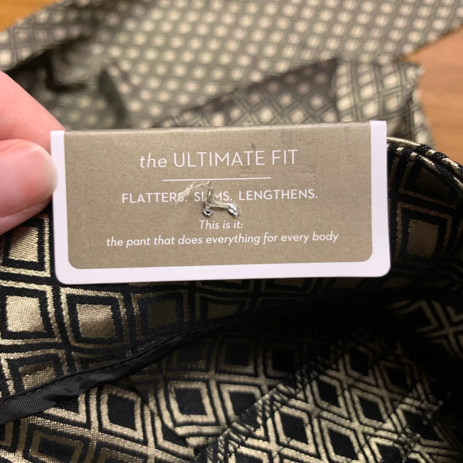 Chico's Ankle Pants Black Gold Jacquard Ultimate Fit Women's Fashion Size 8‎ NWT - Image 7