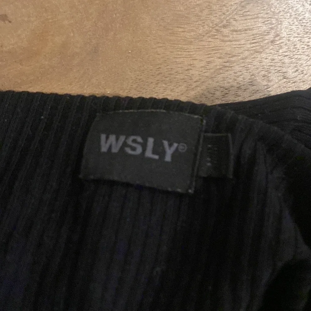 WSLY Black Fitted Crop Tank Top Size M - Image 5