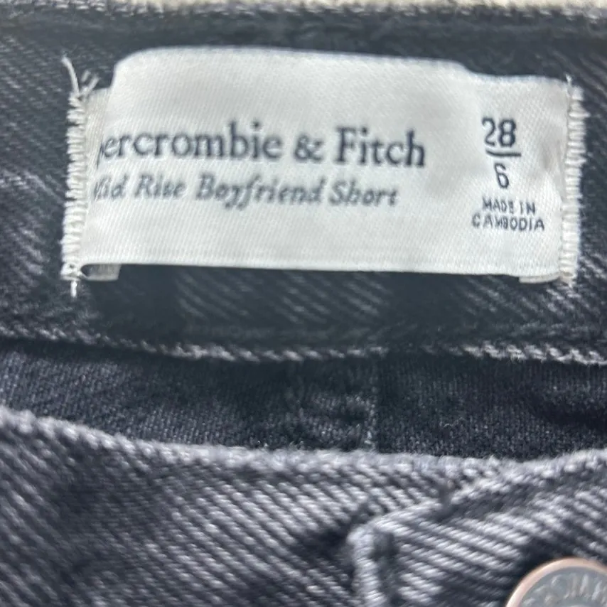 Abercrombie & Fitch Mid Rise Boyfriend Black Shorts size 28 NWT - Image 6