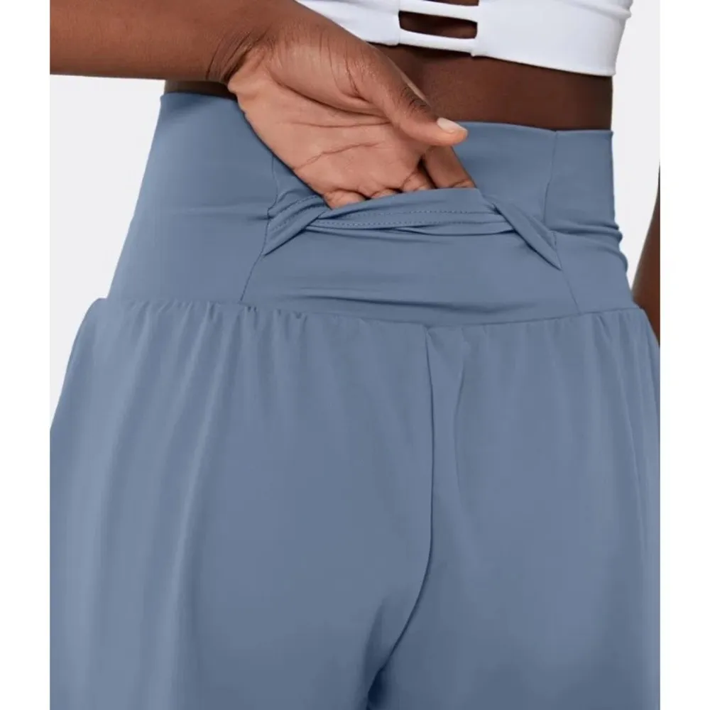 Halara Super High Waisted Back Pocket & Side Hidden Pocket 2-in-1 Yoga Shorts XS - Image 2