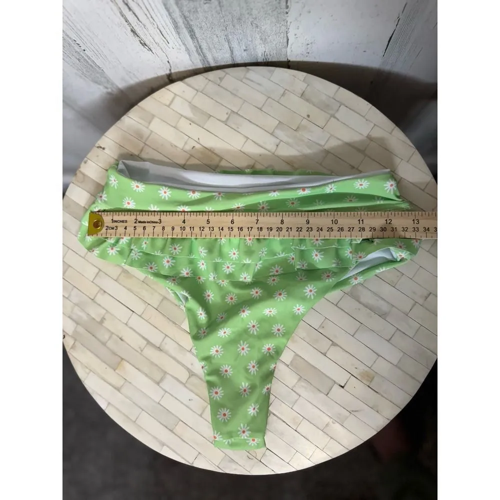 Green High Waist Daisy Print Bikini Bottom with Ruffle Detail – Size small - Image 4