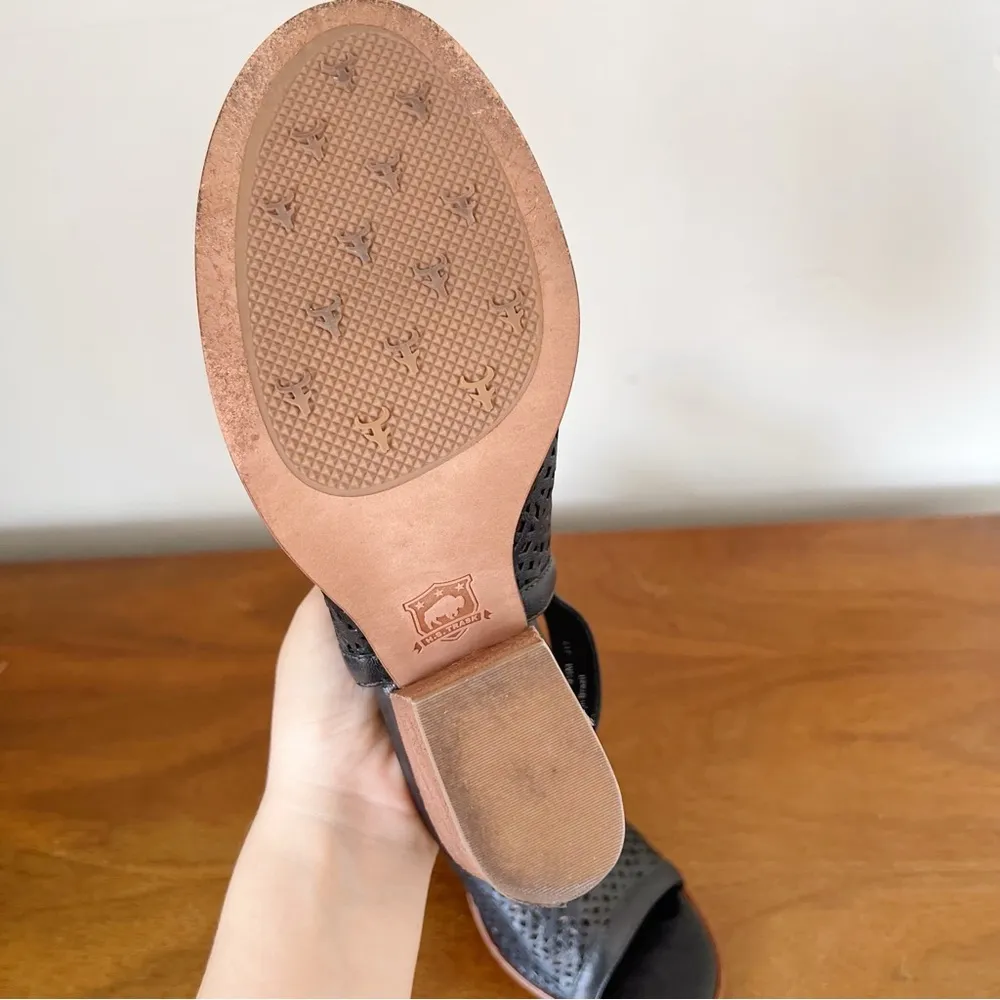 TRASK • Parker Perforated Slingback Sandal black leather lasercut punched Size 9.5 - Image 8