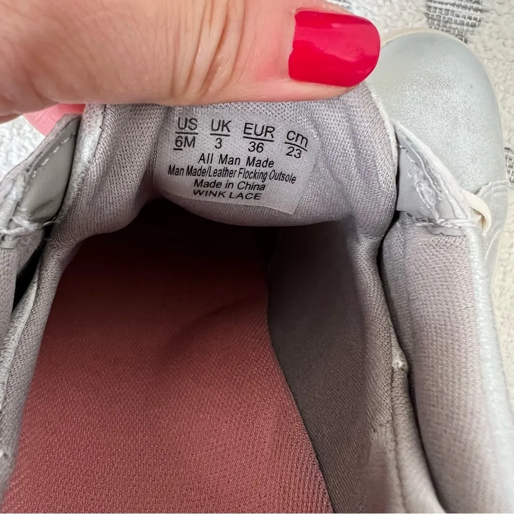 Dr. Scholl’s Silver Metallic Wink Lace Sneaker Size 6 NEW - Image 8