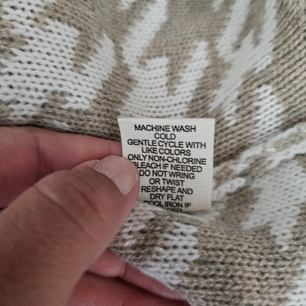 Jessica Simpson Beige Houndstooth Cropped Vneck Sweater Vest Size Small - Image 7