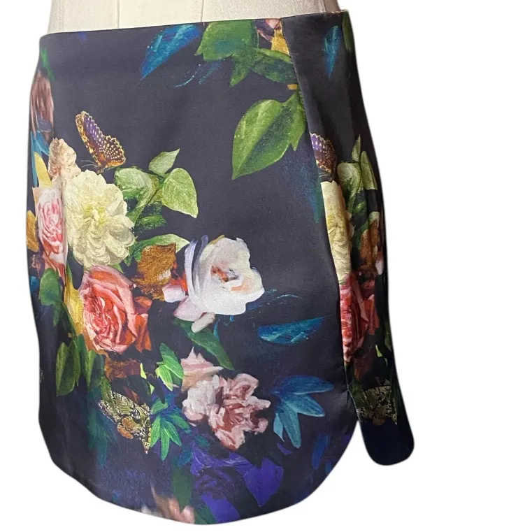 Topshop Floral Scuba Mini Skirt - Dark Botanical Print - Size 6 - Image 2