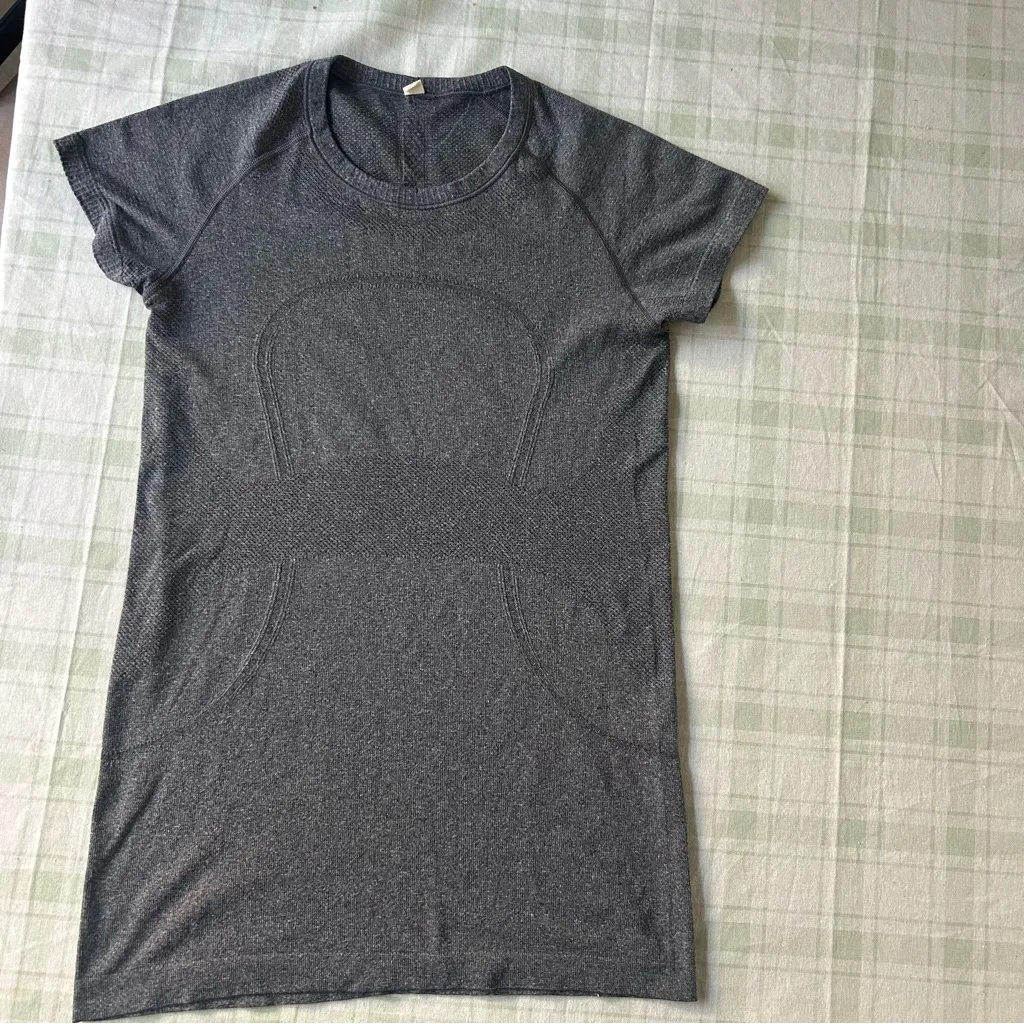 Lululemon Swiftly Gray Women's Athletic Top - Image 2