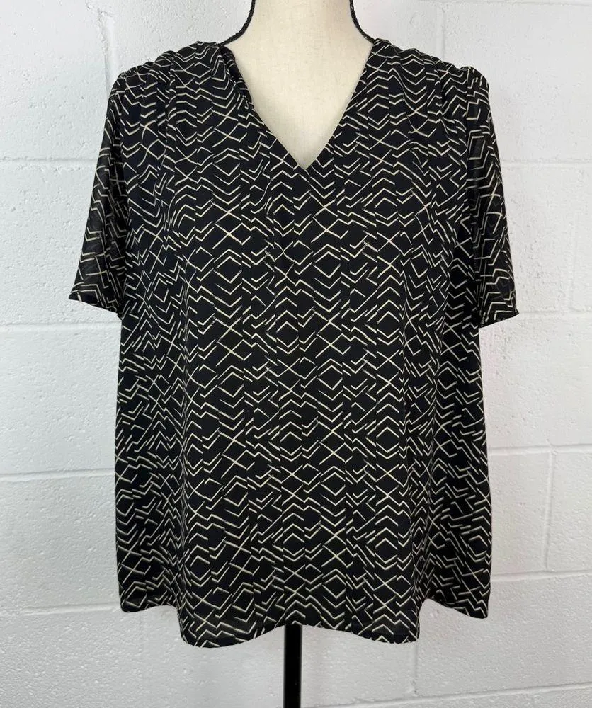 Nordstrom Rack Women's Black & Tan Broken Diamonds V-Neck Flutter Sleeve Blouse - Image 2