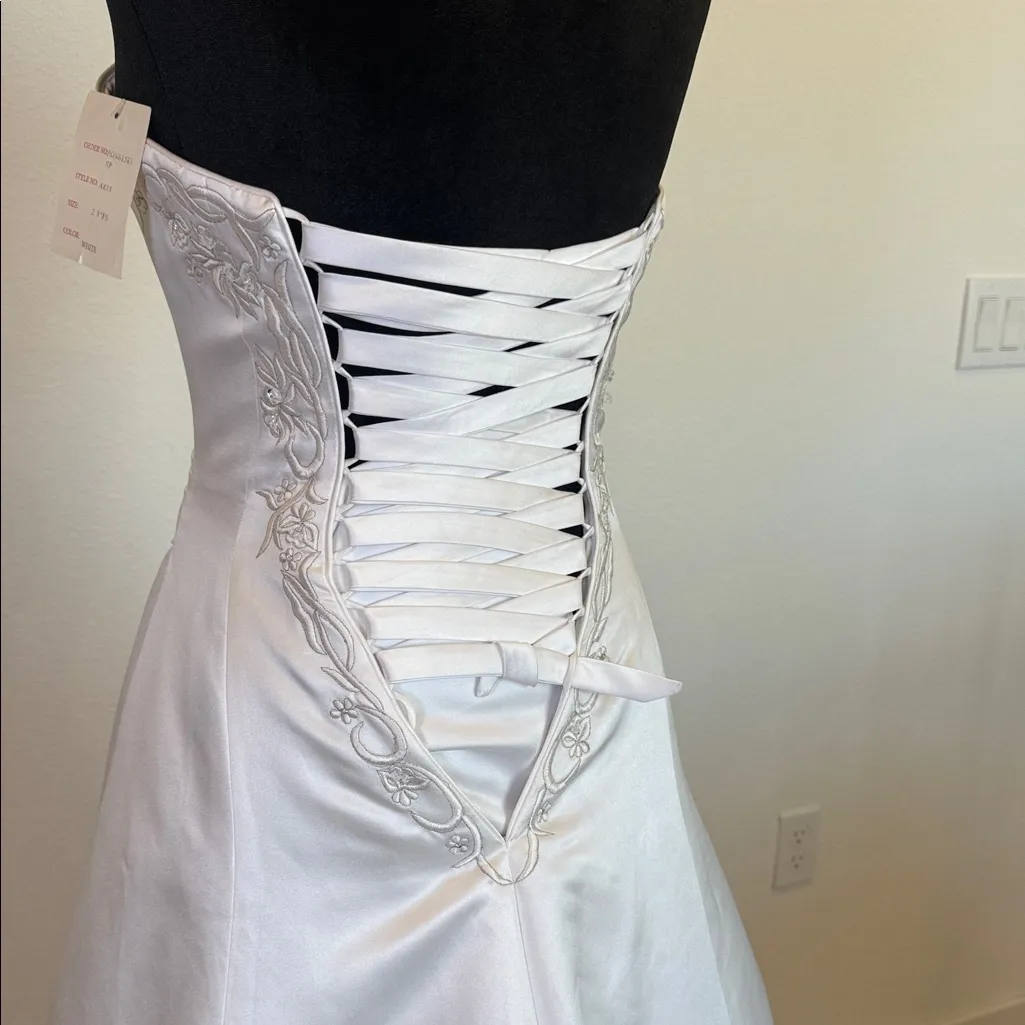 Maggie Sottero White Strapless Wedding Gown Size 2 - Image 9