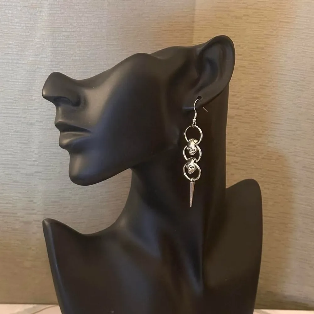 Punk Skull Spike Earrings Silver - Image 4