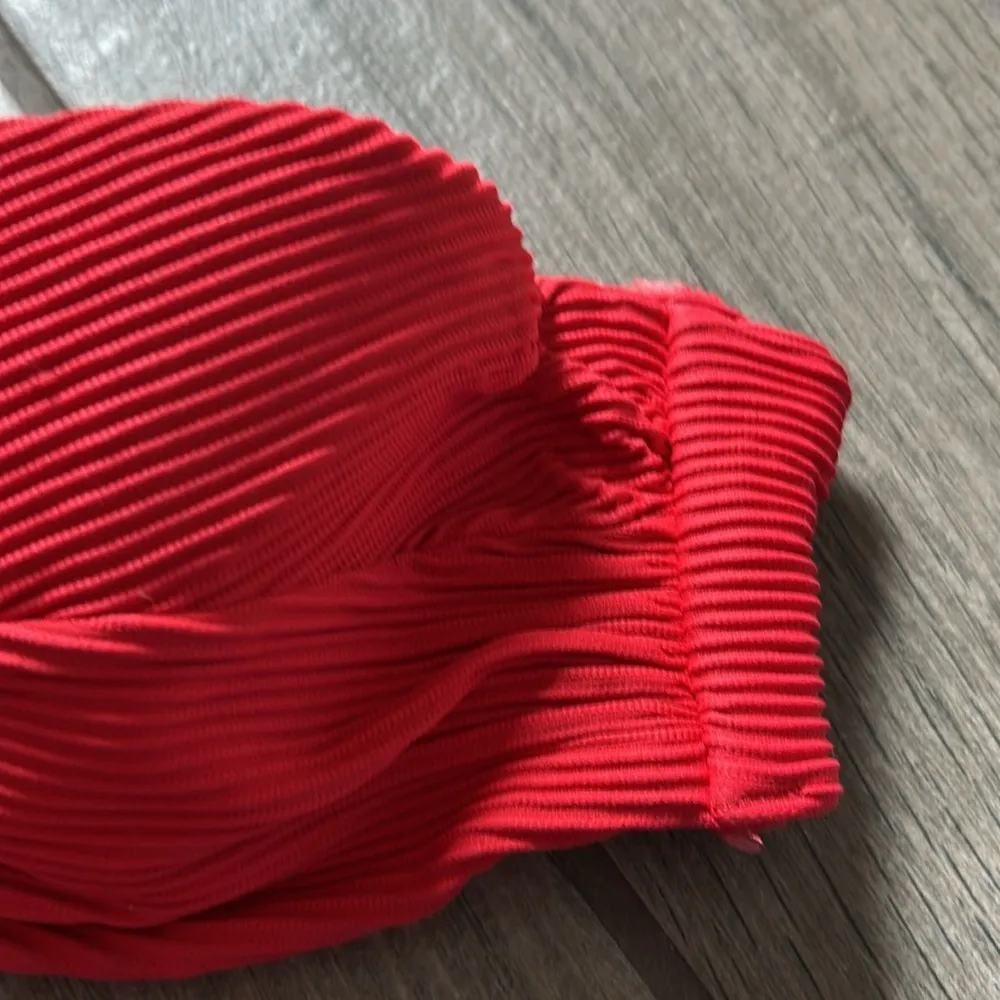 Red ribbed bandeau bikini top Size XS - Image 2
