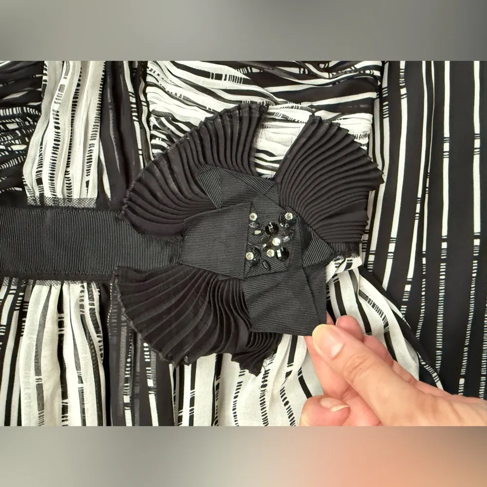 Max and Cleo strapless bustier black white graphic print maxi dress, size 2 - Image 5