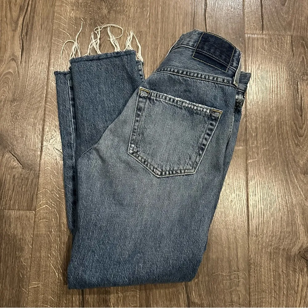 AMO Loverboy Freedom Blue Distressed Cropped Raw Hem Jeans in Retro Size 23 - Image 3