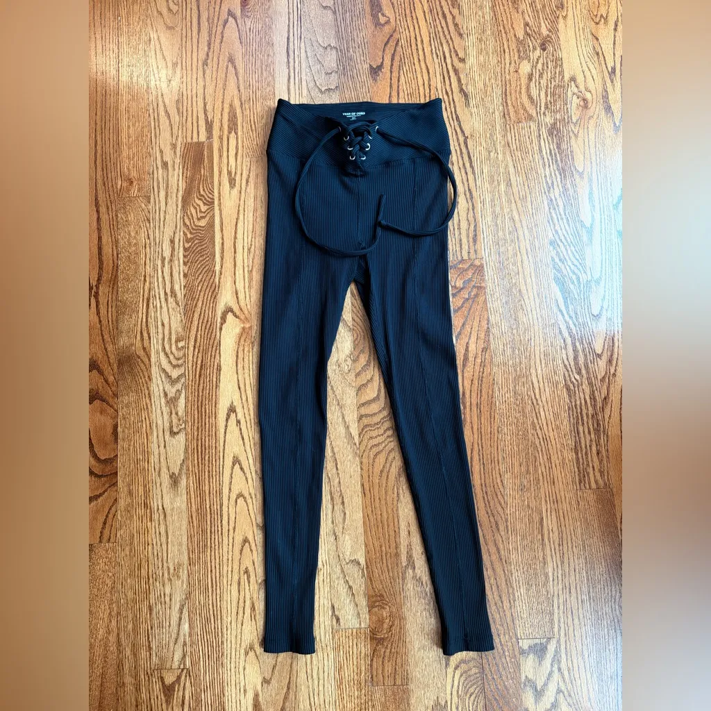 Year of Ours Ribbed Football Legging
Black | Size Medium Black - Image 3
