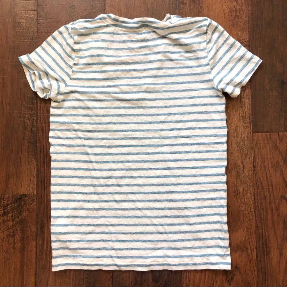 J. CREW linen v-neck tee shirt, size Small - Image 2