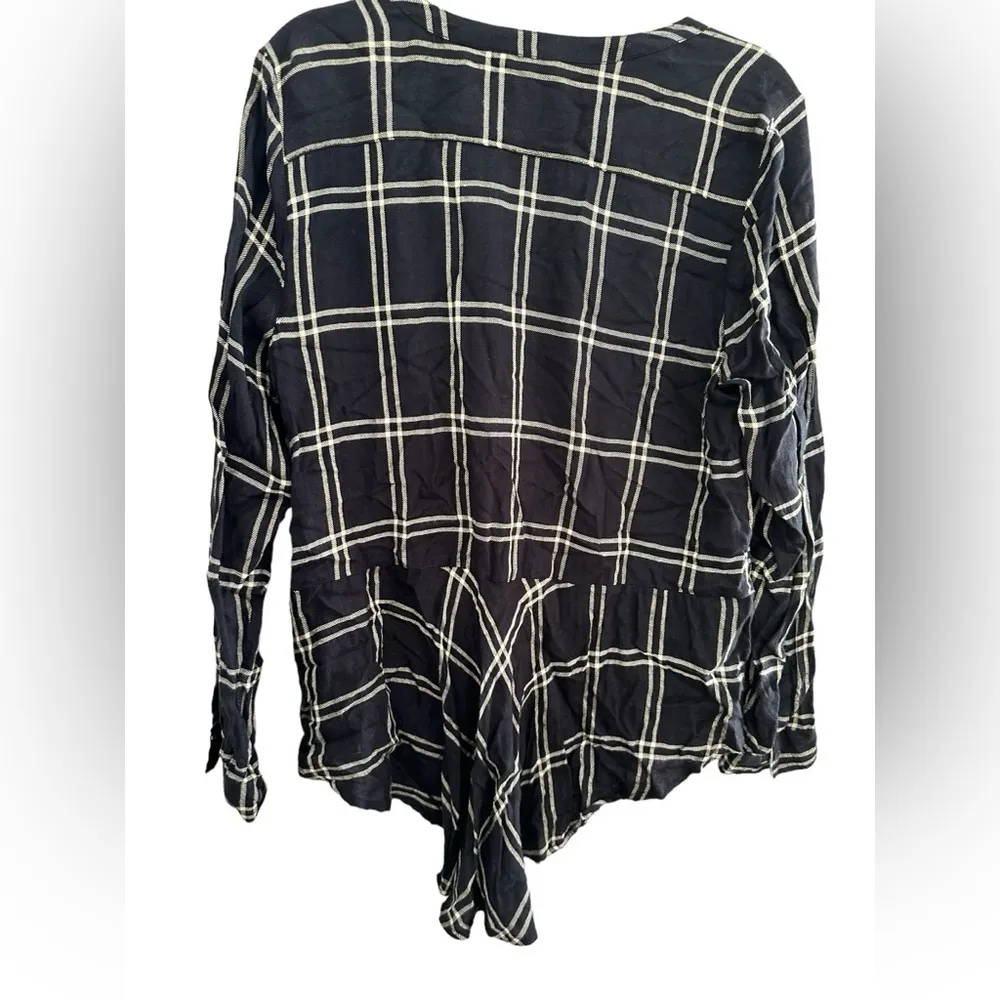Lucky Brand Black and Navy Plaid Button Up // Size Large - Image 3