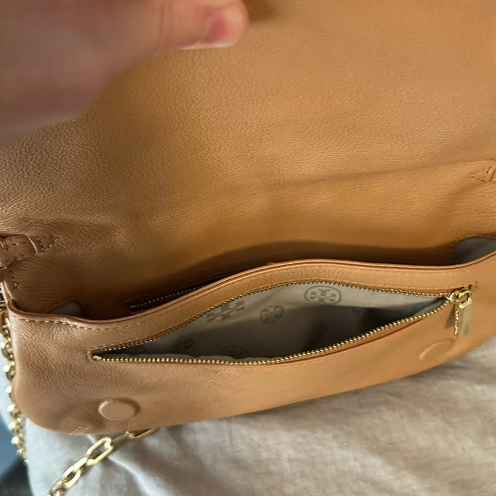 Tory Burch 'Amanda' Logo Flap Clutch in Royal Tan - Image 9